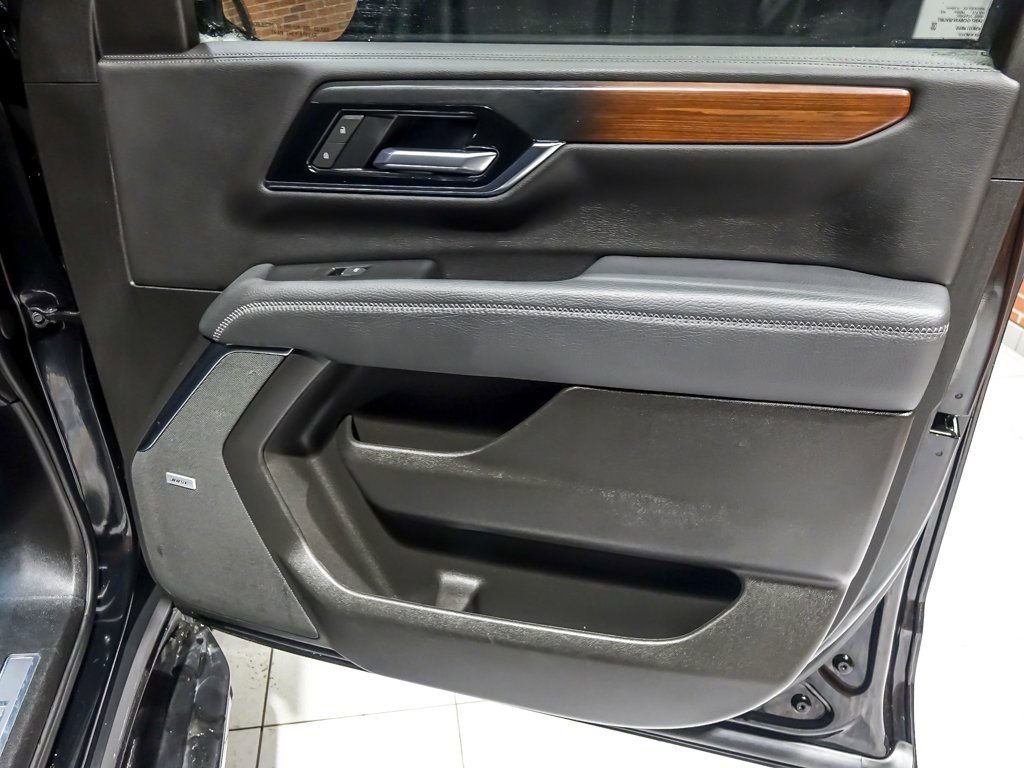 2025 GMC YUKON - Image 33