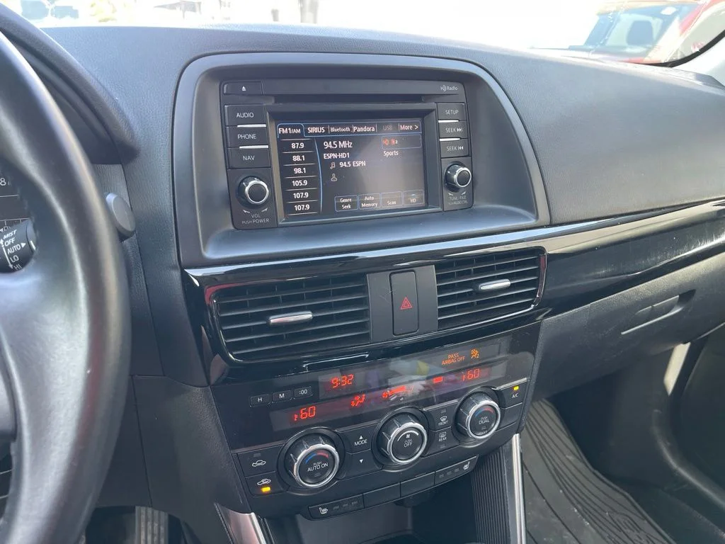 Used 2015 Crystal White Mica Mazda Grand Touring image 6