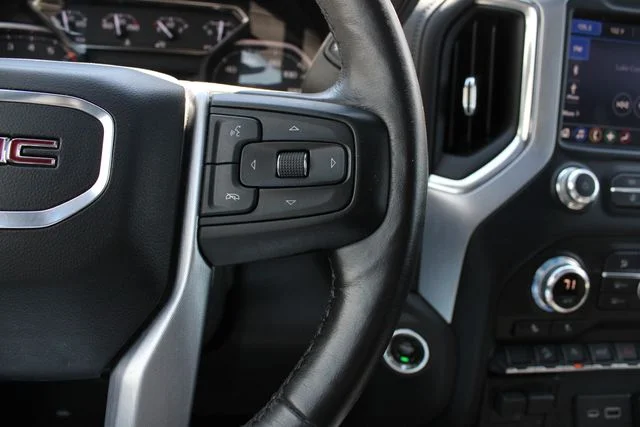Used 2020 White GMC Elevation image 13