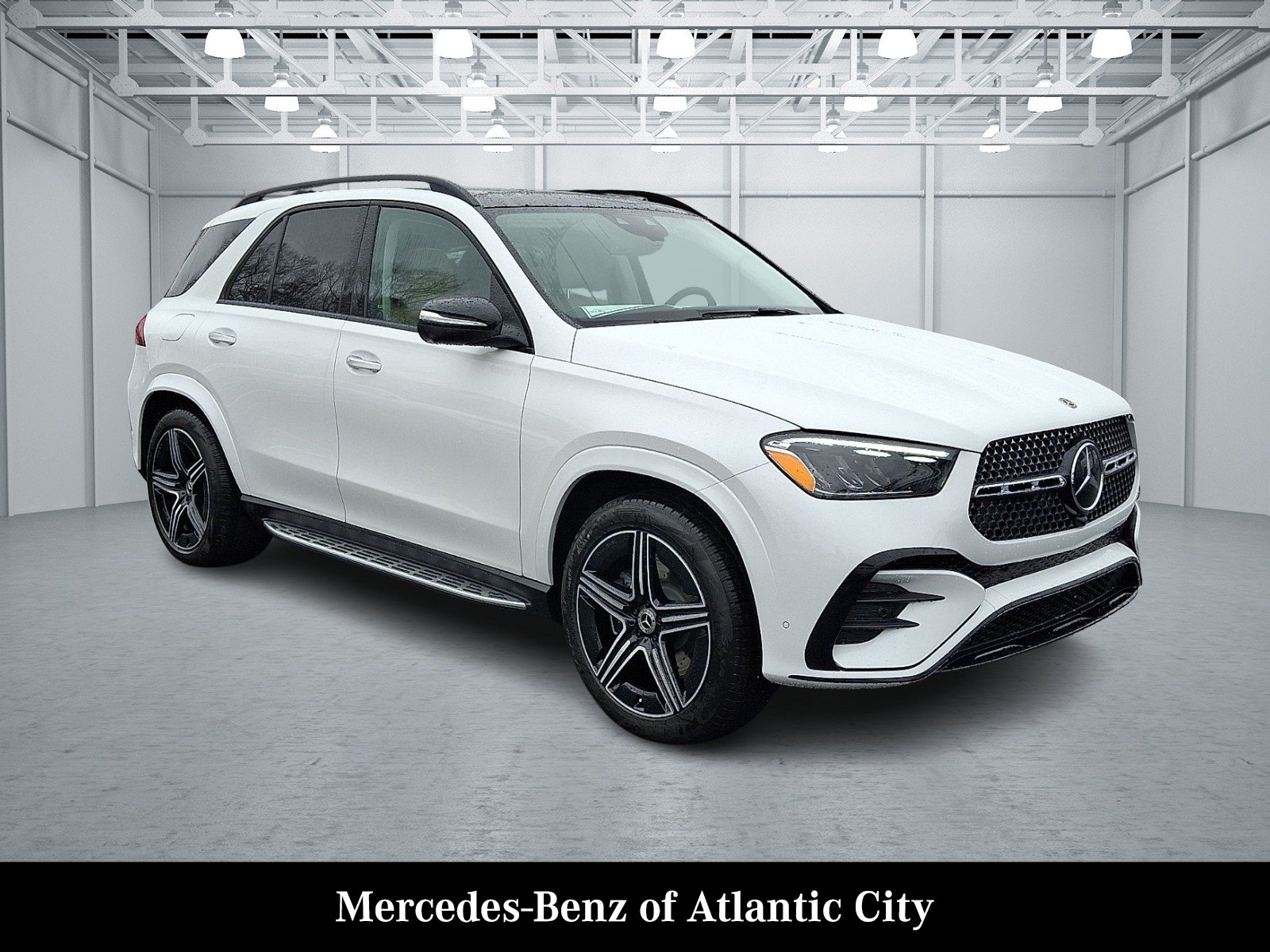 New 2026 MANUFAKTUR Moonlight White Metallic Mercedes-Benz GLE 350 image 1