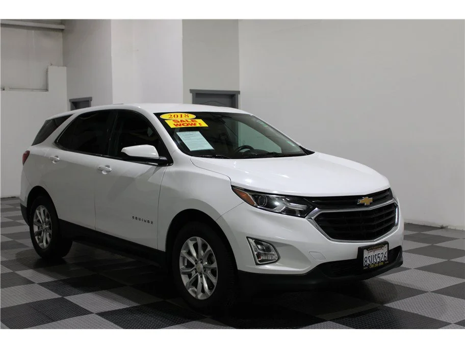 Used 2018 Summit White Chevrolet LT image 3