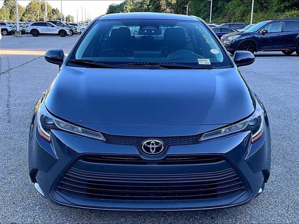 Used 2023  Toyota LE image 2