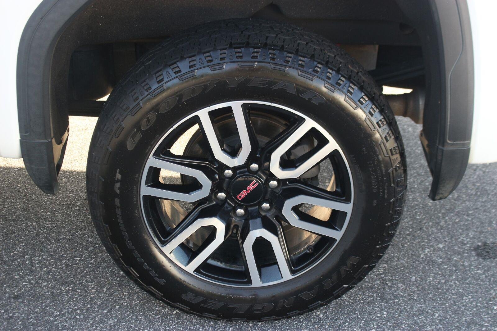 Used 2021 SUMMIT WHITE GMC AT4 image 42