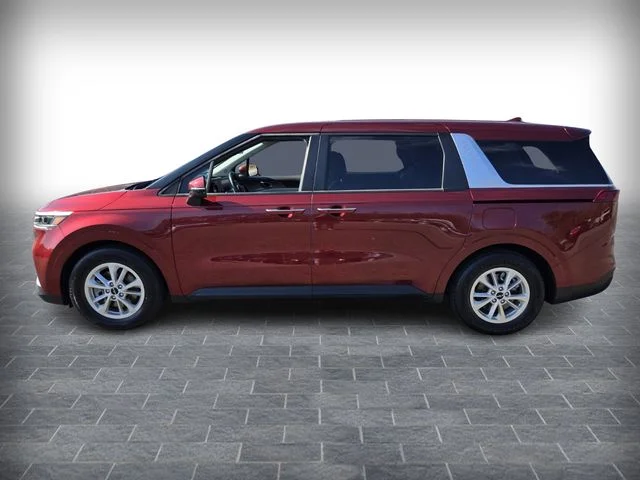 Used 2024 Red Kia LX image 4
