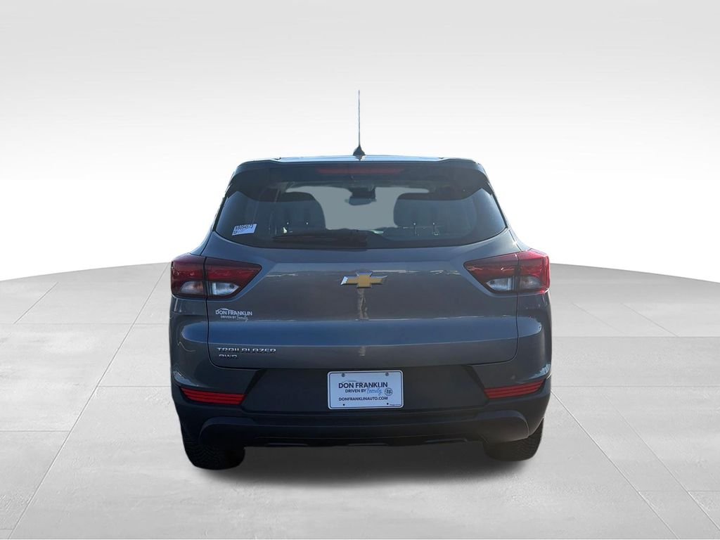 Used 2022 Gray Chevrolet LS image 5