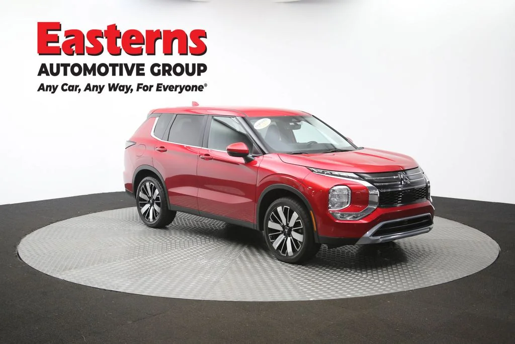 Used 2025 Red Mitsubishi SE image 50