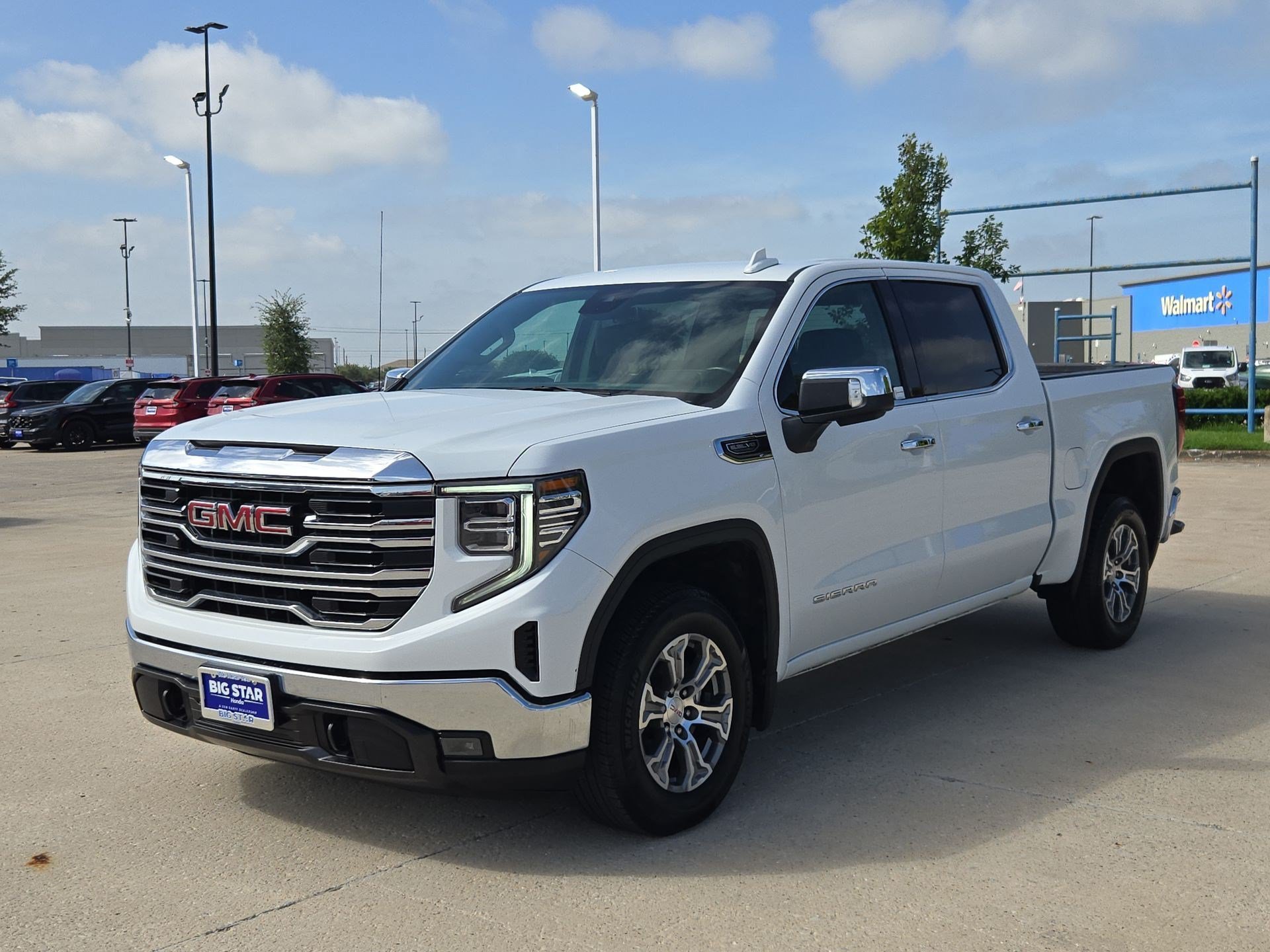 Used 2025 Summit White GMC SLT image 7