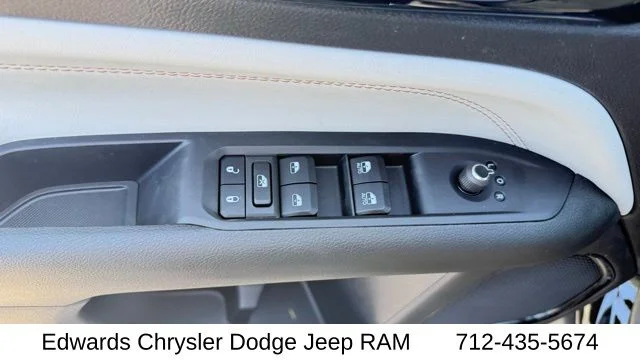 New 2026 Black Jeep Latitude image 16