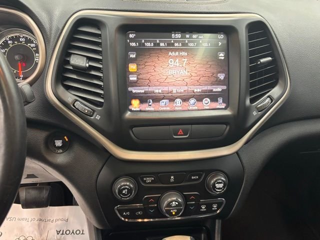 Used 2016 White Jeep Limited image 23
