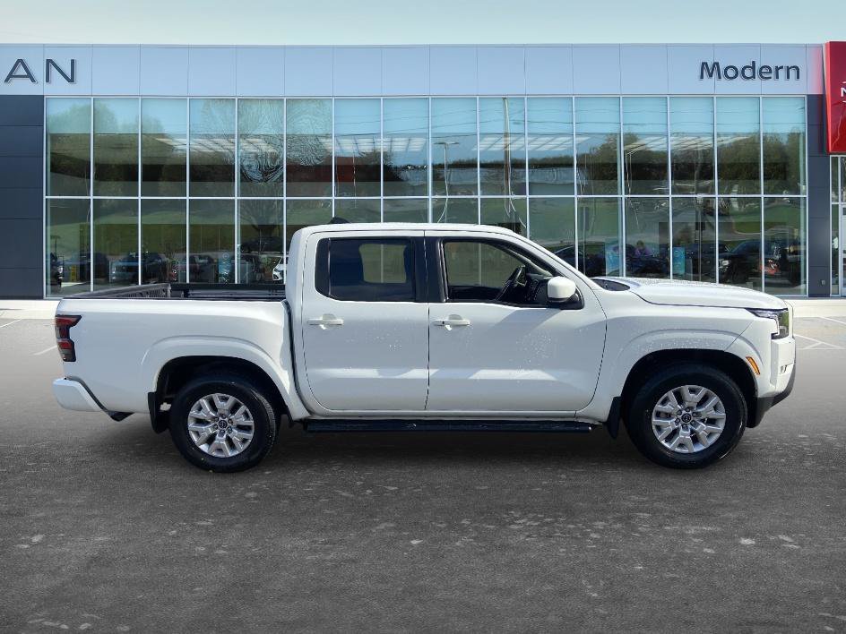 Used 2024 Glacier White Nissan SV image 4