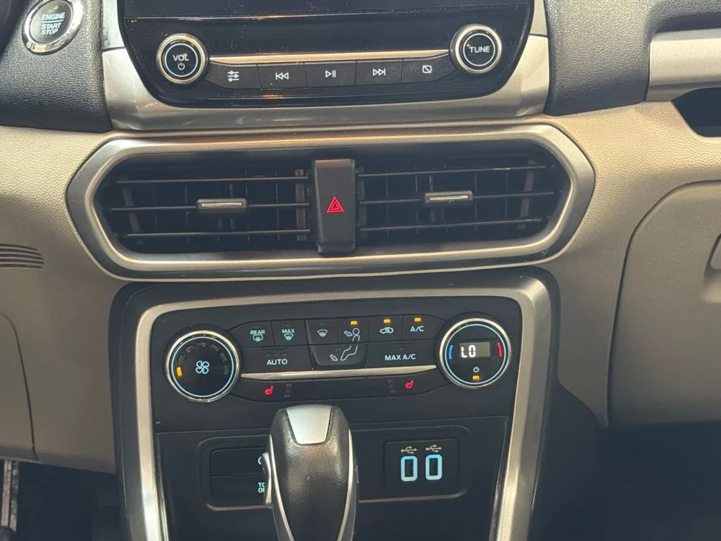 Used 2021 White Ford SE image 19