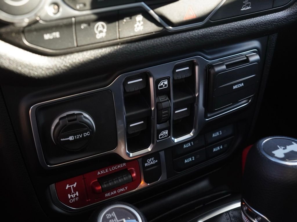 New 2026 Granite Crystal Metallic Clear-Coat Exterior Paint Jeep Willys image 13