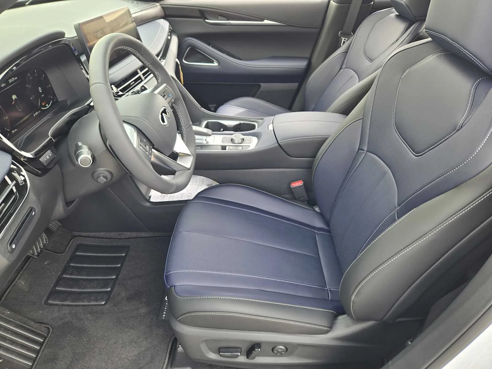 New 2026 RADIANT WHITE INFINITI Sport AWD image 8