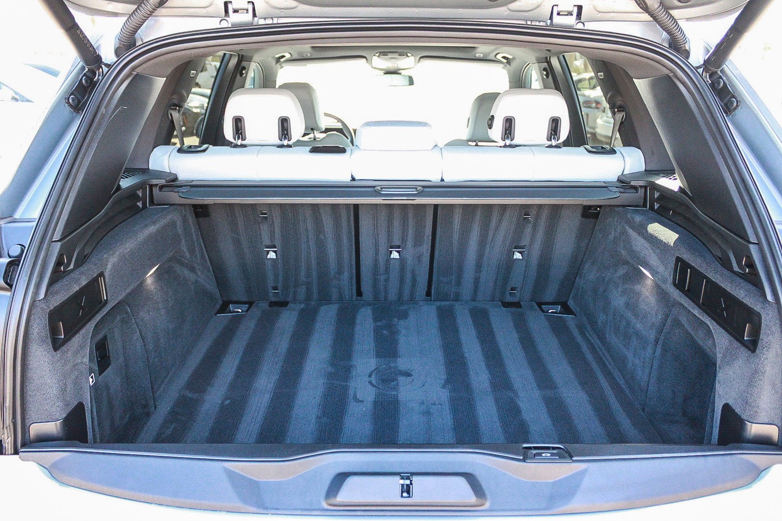 Used 2024 Skyscraper Grey Metallic BMW sDrive40i image 27