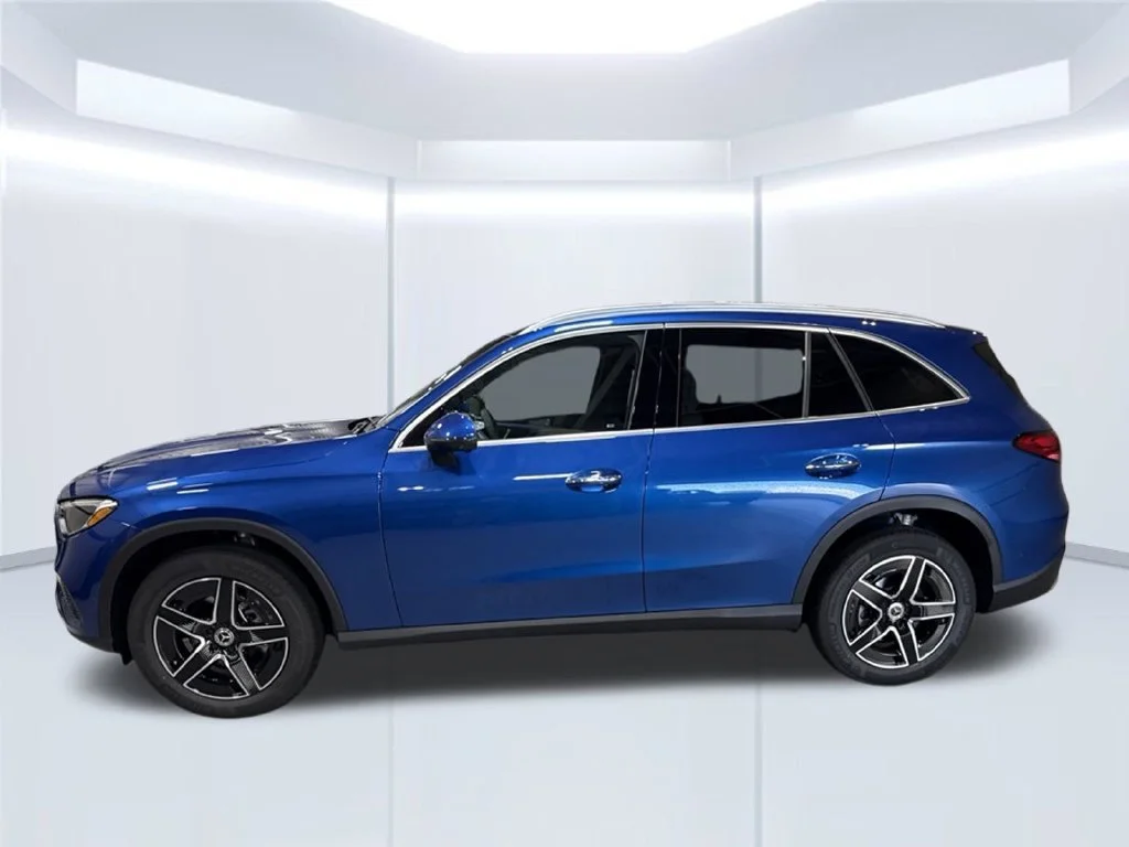 New 2027 Starling Blue Metallic Mercedes-Benz GLC 300 image 2