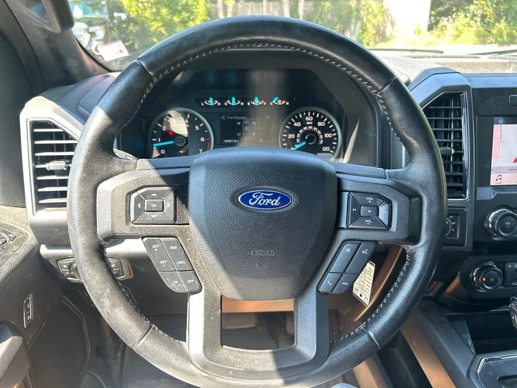 Used 2019 Black Ford XLT image 13