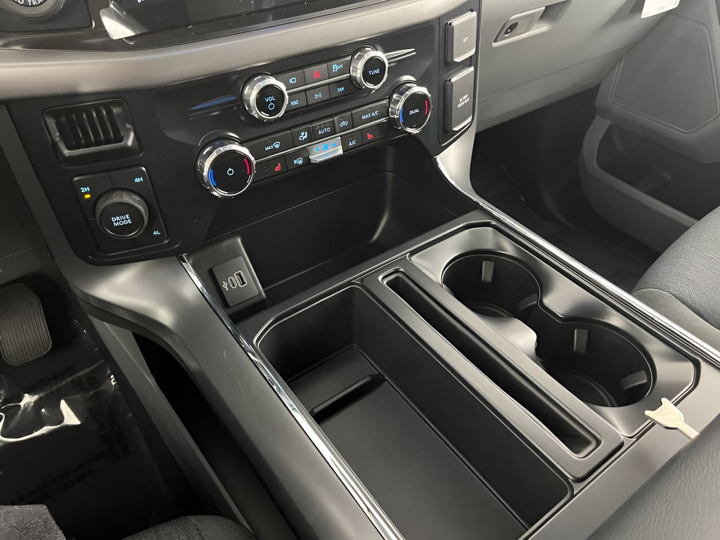 New 2026 Oxford White Ford XLT image 17