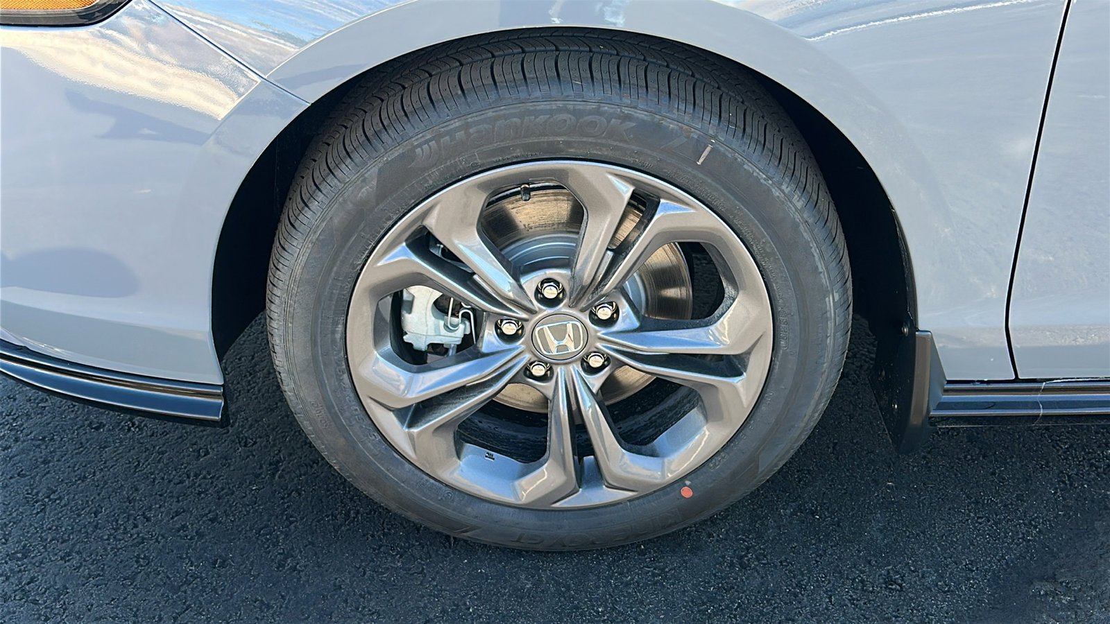 2025 Honda Accord Hybrid EX-L - Photo 9