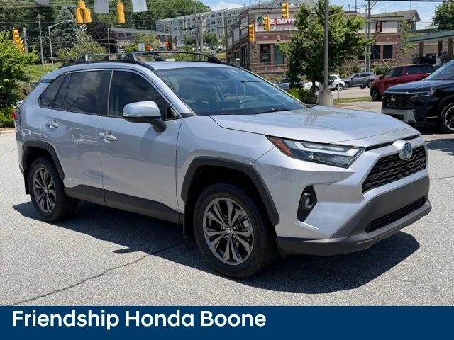 Used 2024 Silver Toyota XLE Premium image 3