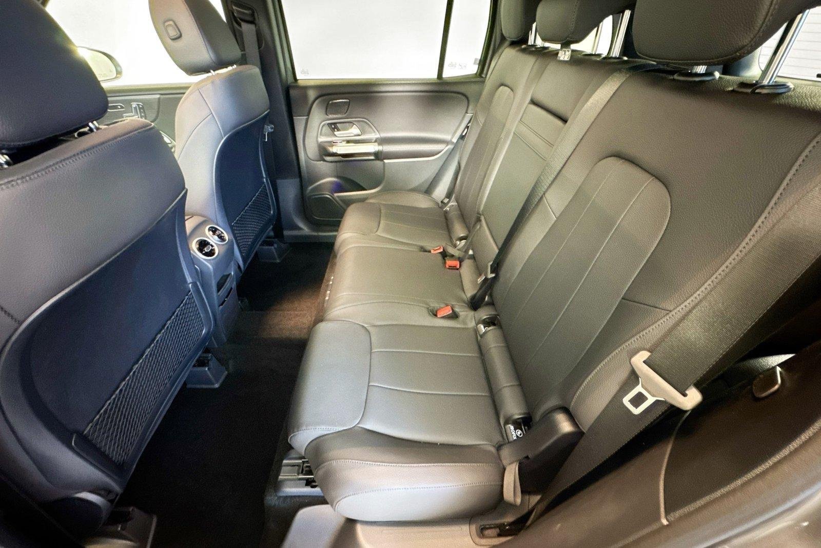 New 2026 Mountain Grey Metallic Mercedes-Benz GLB 250 image 21