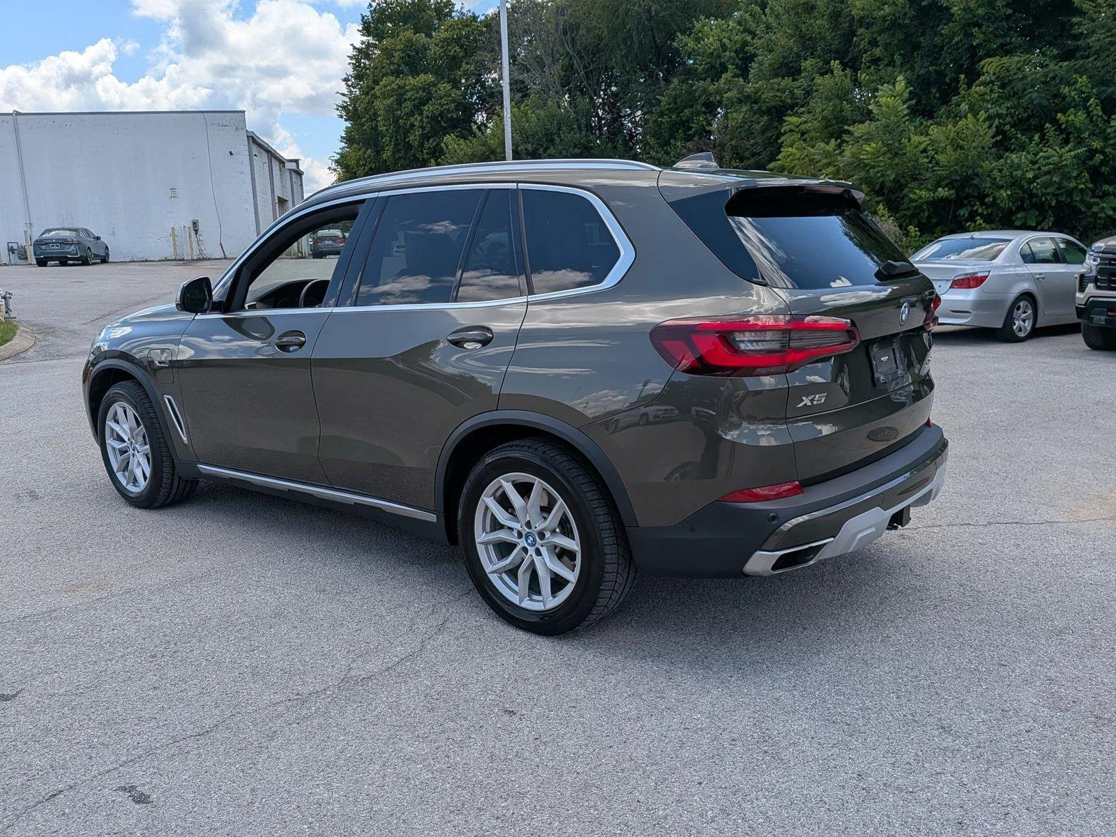 Used 2022 Manhattan Green Metallic BMW xDrive45e image 3