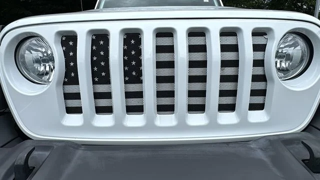 Used 2021 White/off-white Jeep Sport S image 12