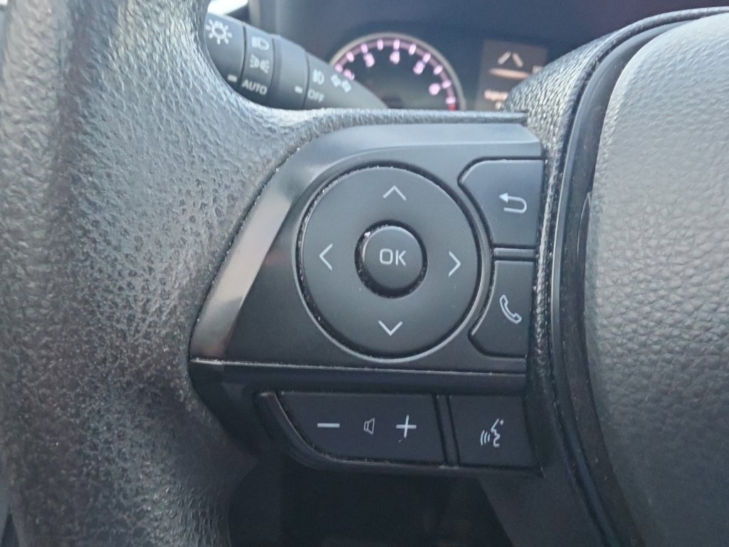 Used 2020 Gray Toyota XLE image 5