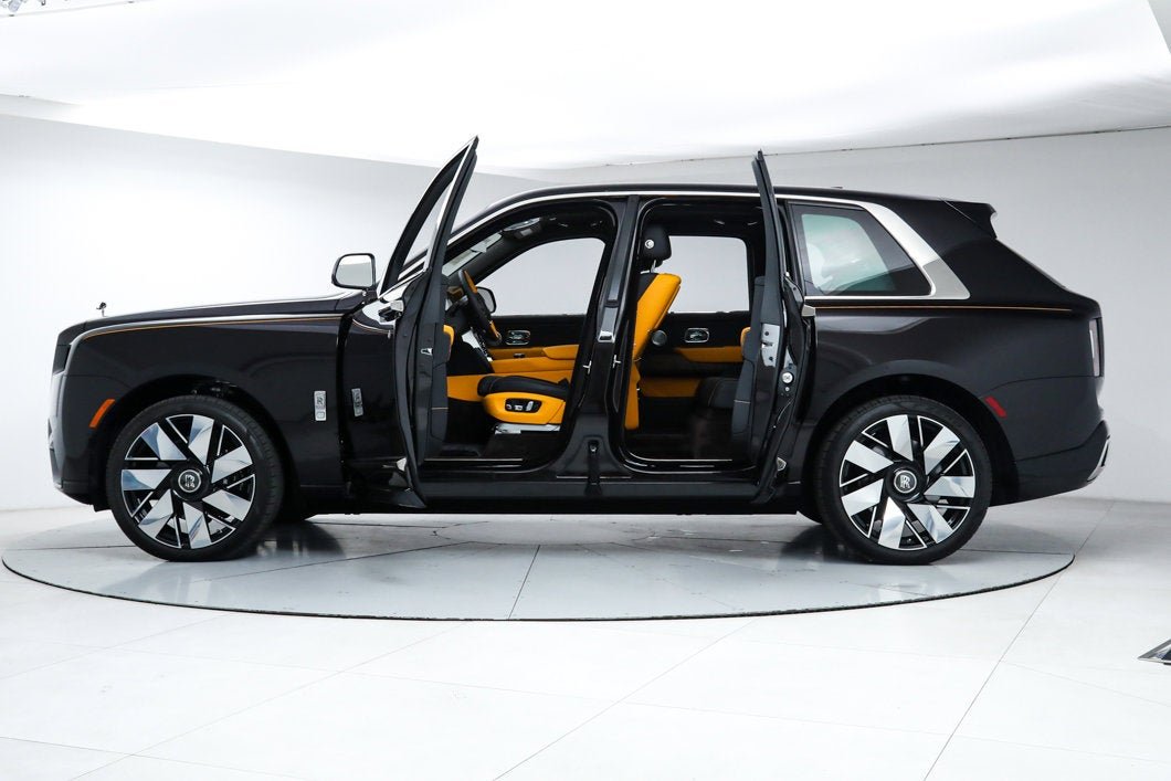 Used 2025 Brown Rolls-Royce  image 3