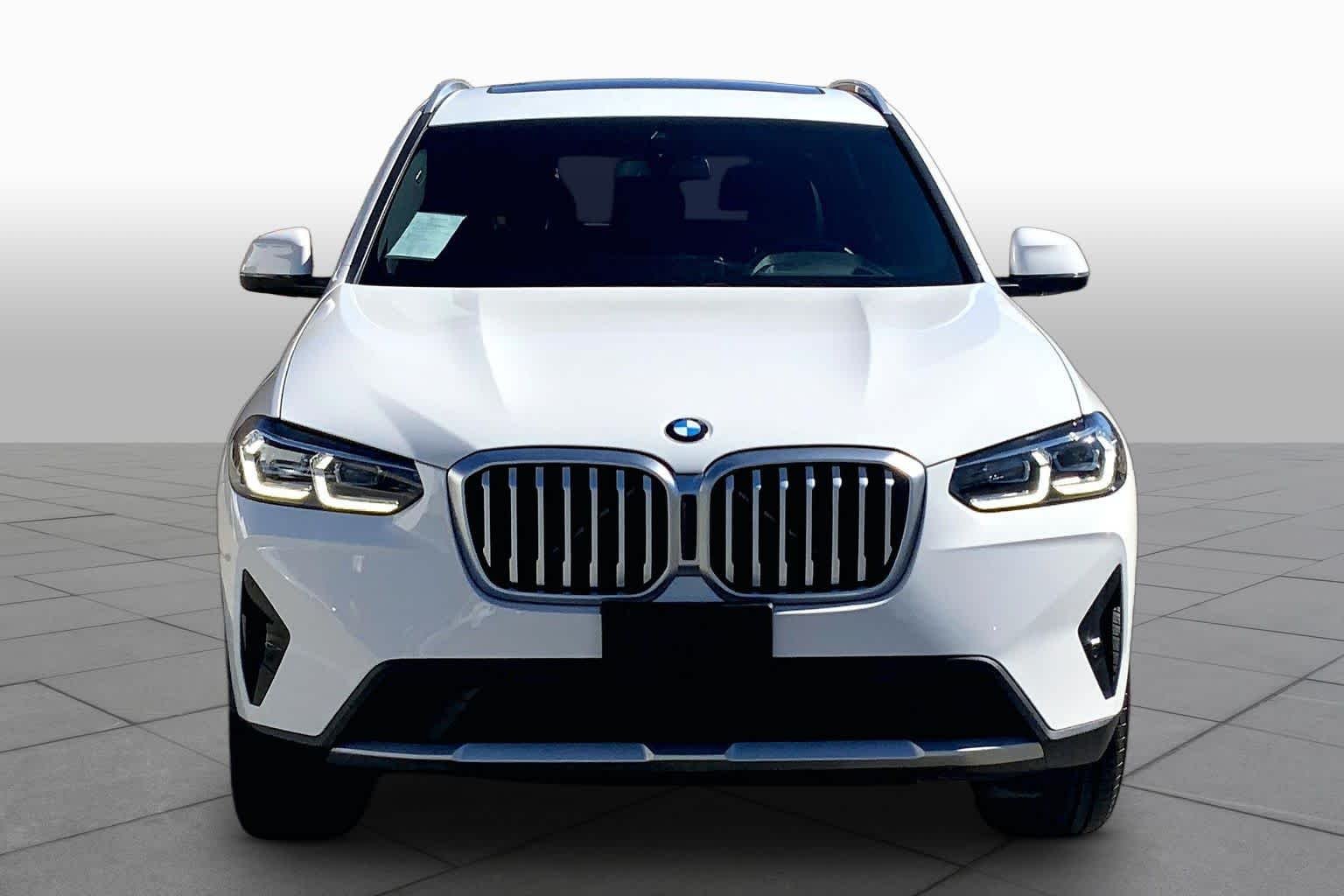 Used 2024 Alpine White BMW xDrive30i image 3