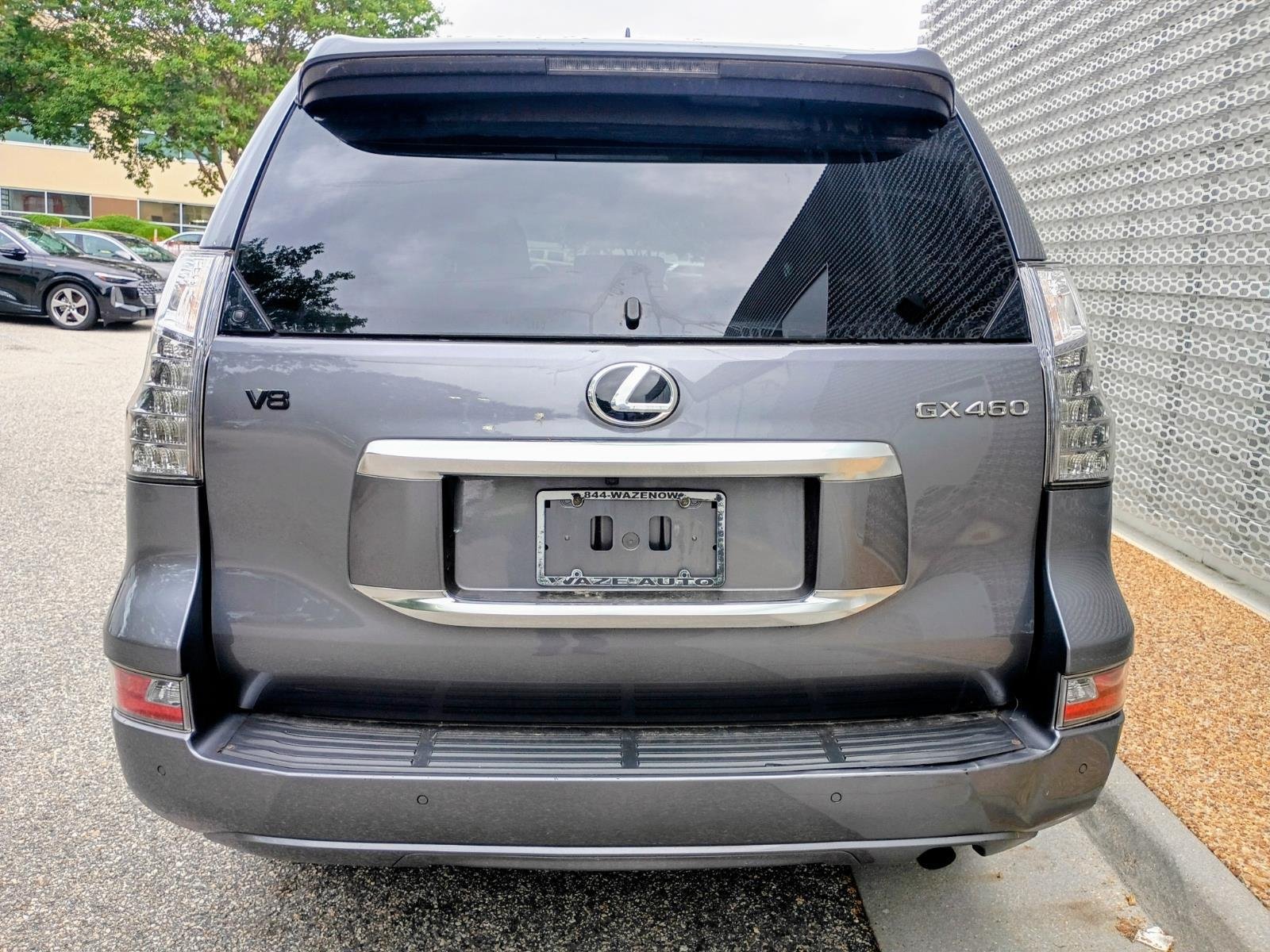 Used 2021  Lexus GX 460 Premium image 3