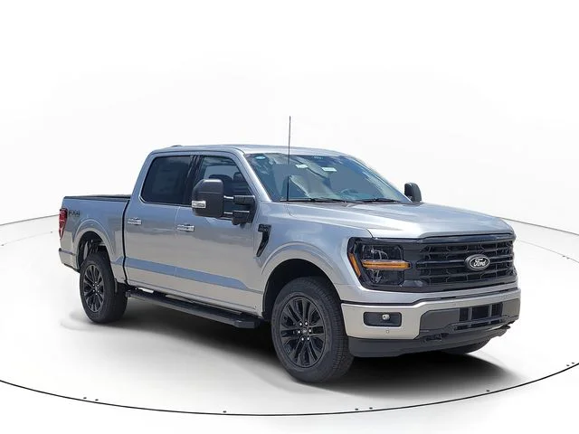 New 2026 Silver Metallic Ford XLT image 3
