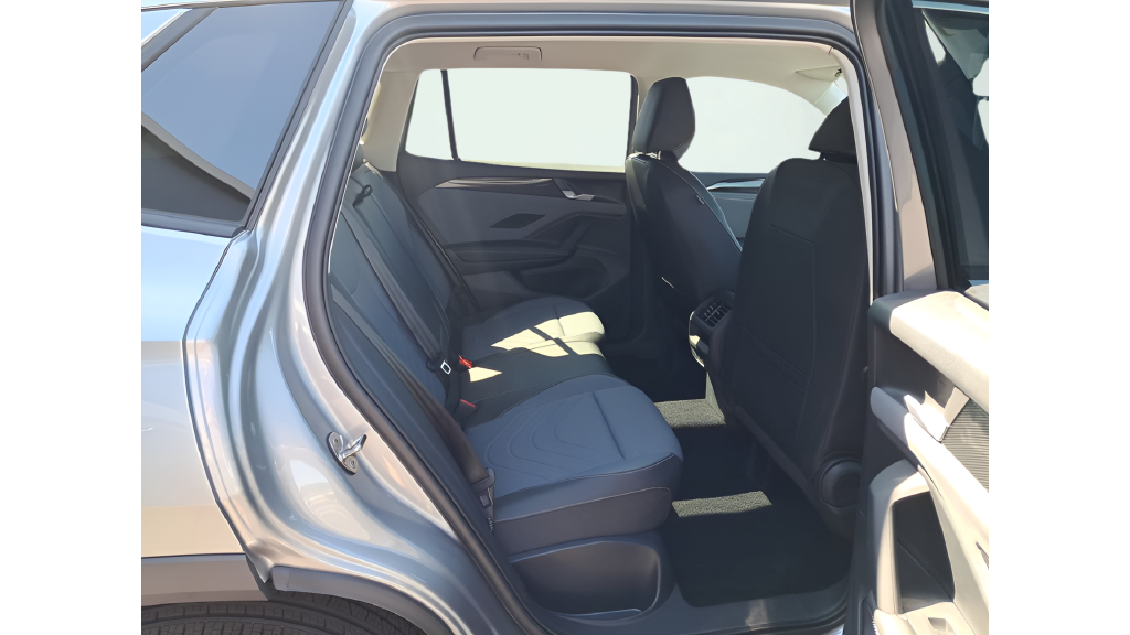 New 2025 Silver Volkswagen 2.0T SE image 13
