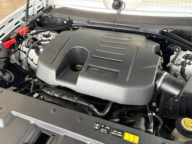 Used 2024 White Land Rover X-Dynamic SE image 45