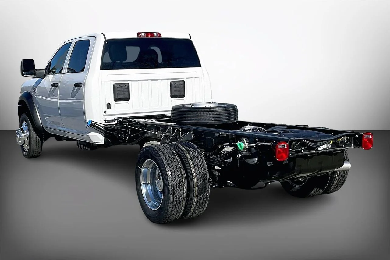 New 2026 Bright White Clear-Coat Exterior Paint RAM Tradesman image 6