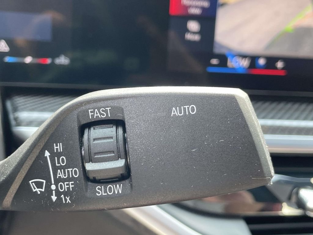 Used 2025 Blue BMW M60i image 39