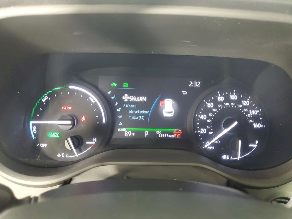 2025 Toyota Sienna XLE - Photo 26