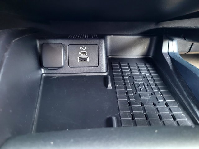 Used 2025 Gray Ford Badlands image 17
