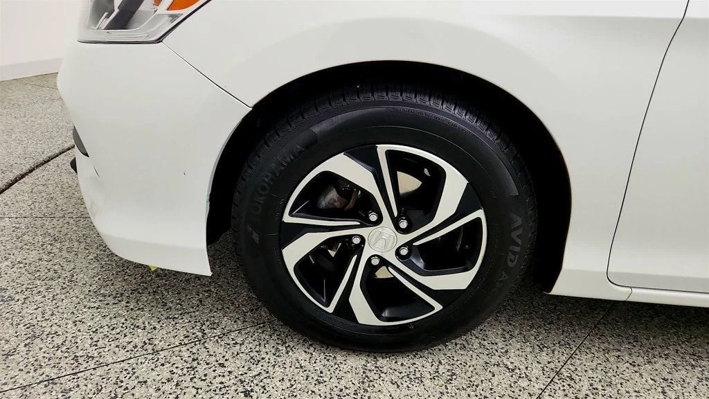 Used 2017 White Orchid Pearl Honda LX CVT image 9