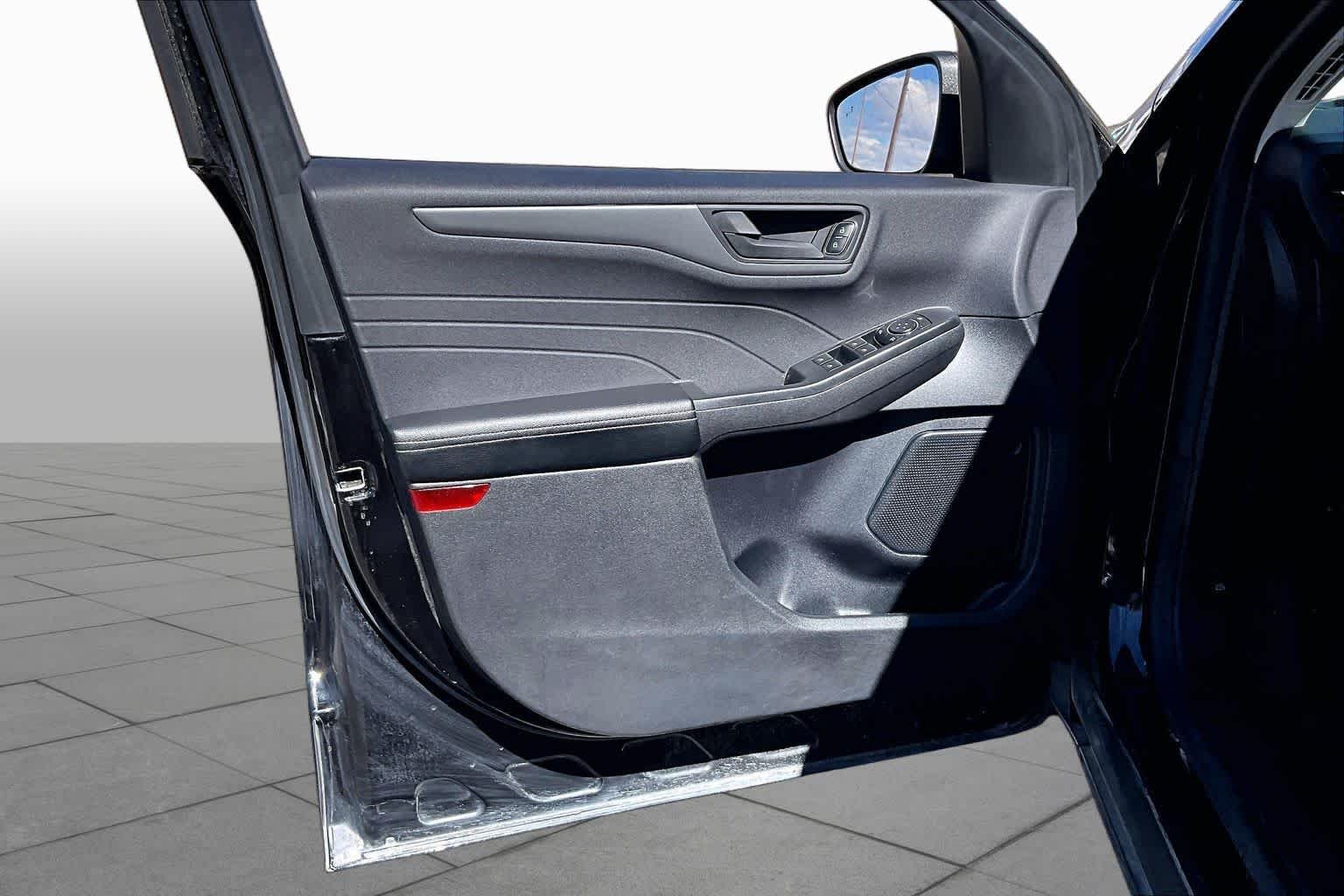 Used 2024 Agate Black Metallic Ford Active image 19