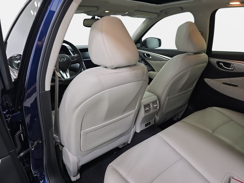 Certified Used 2023 Grand Blue INFINITI LUXE image 10