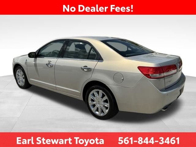 Used 2010  Lincoln Base image 6