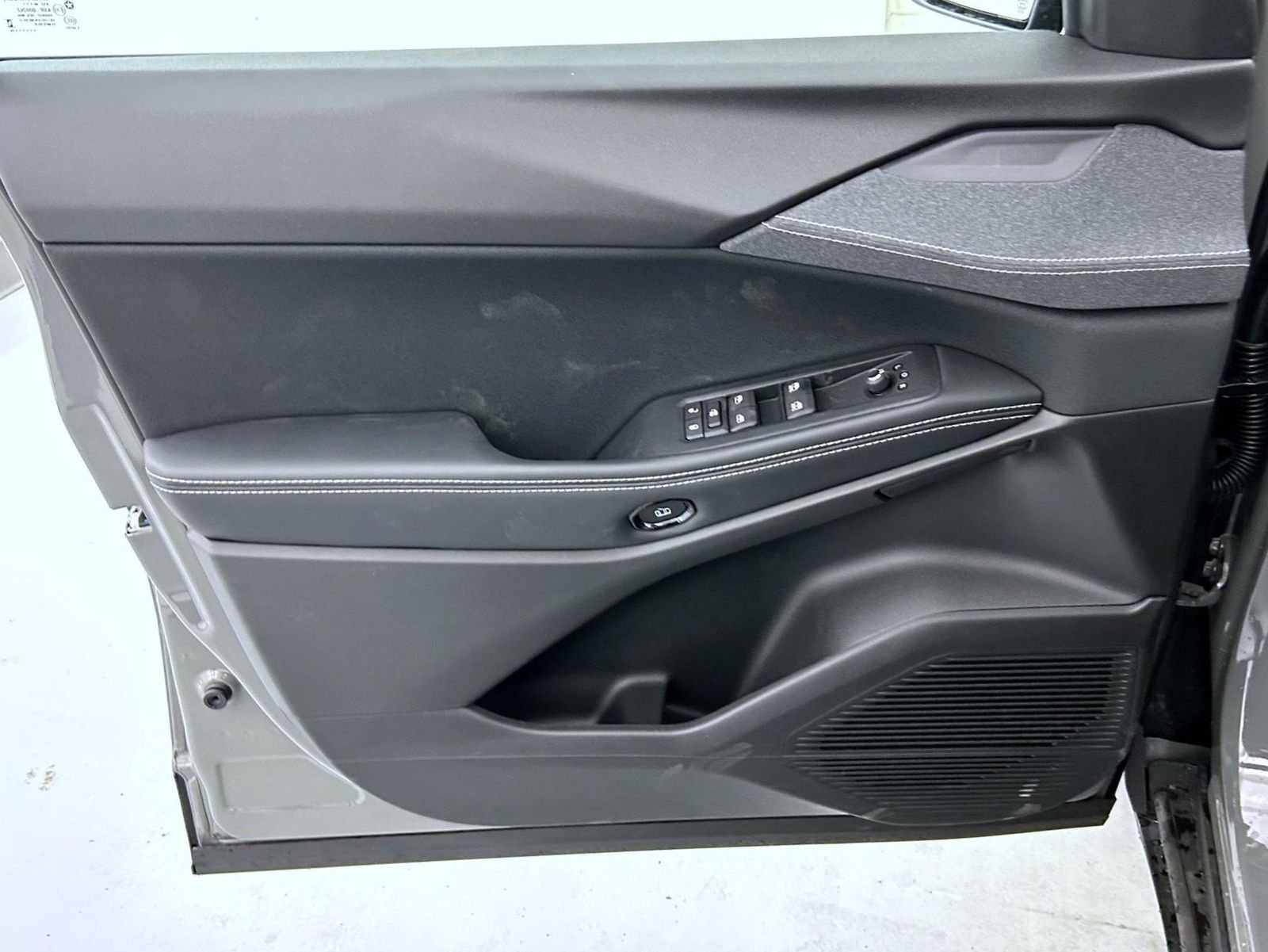New 2026 Sting-Gray Clear-Coat Exterior Paint Jeep Laredo image 9