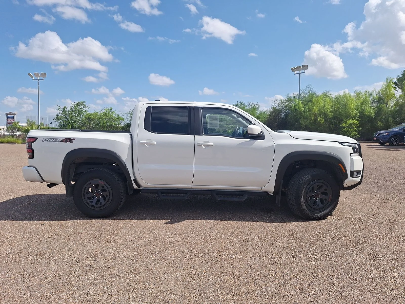 Used 2025 White Nissan PRO-4X image 8