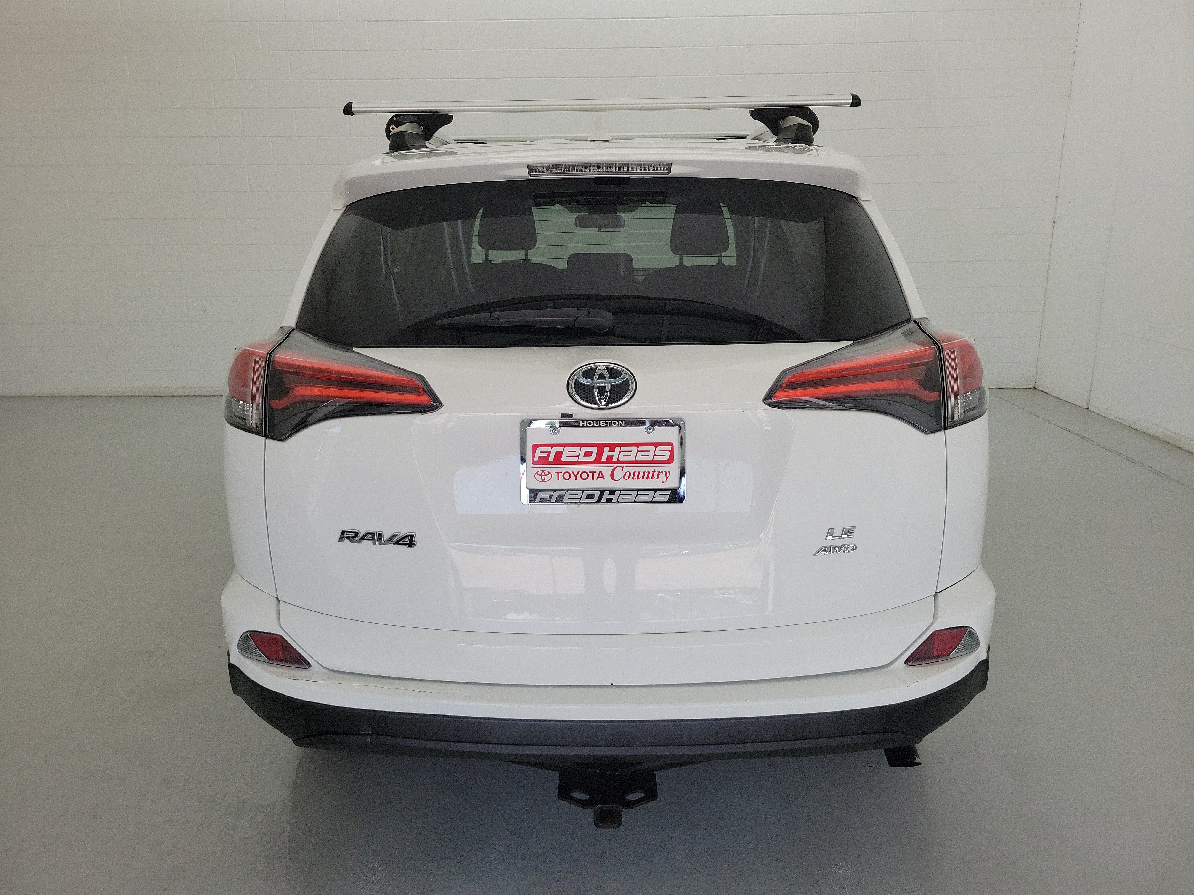 Used 2018 Super White Toyota LE image 6