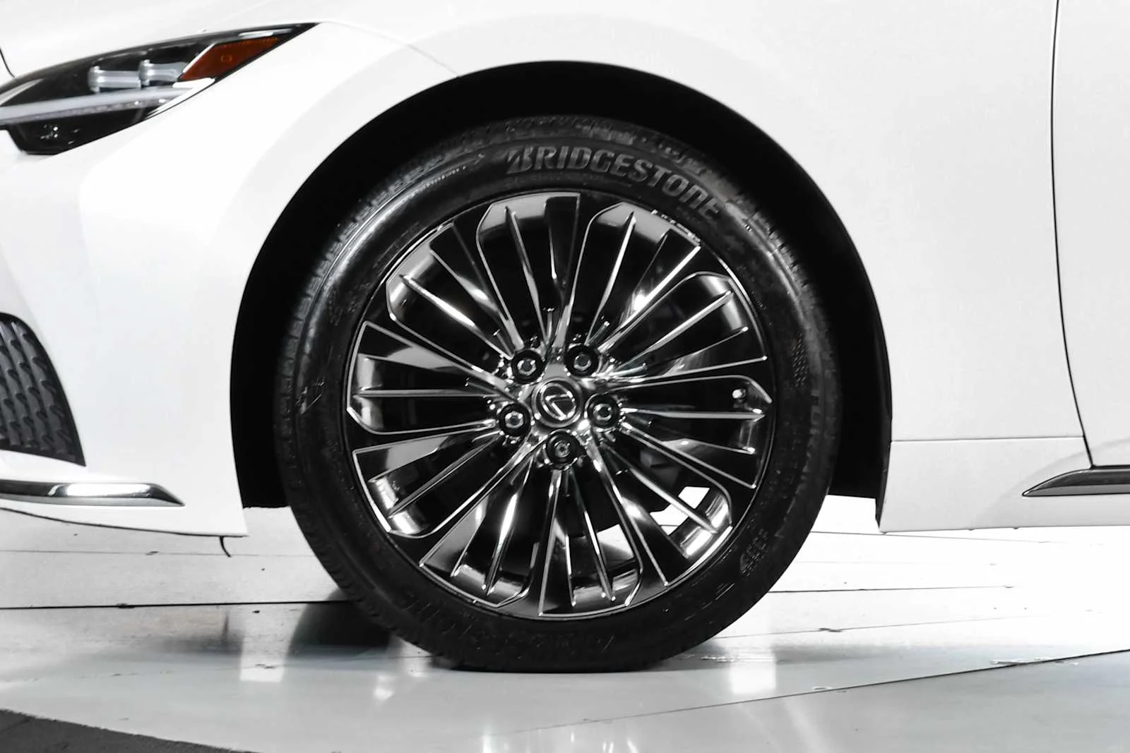 Certified Used 2022 Eminent White Pearl Lexus  image 12
