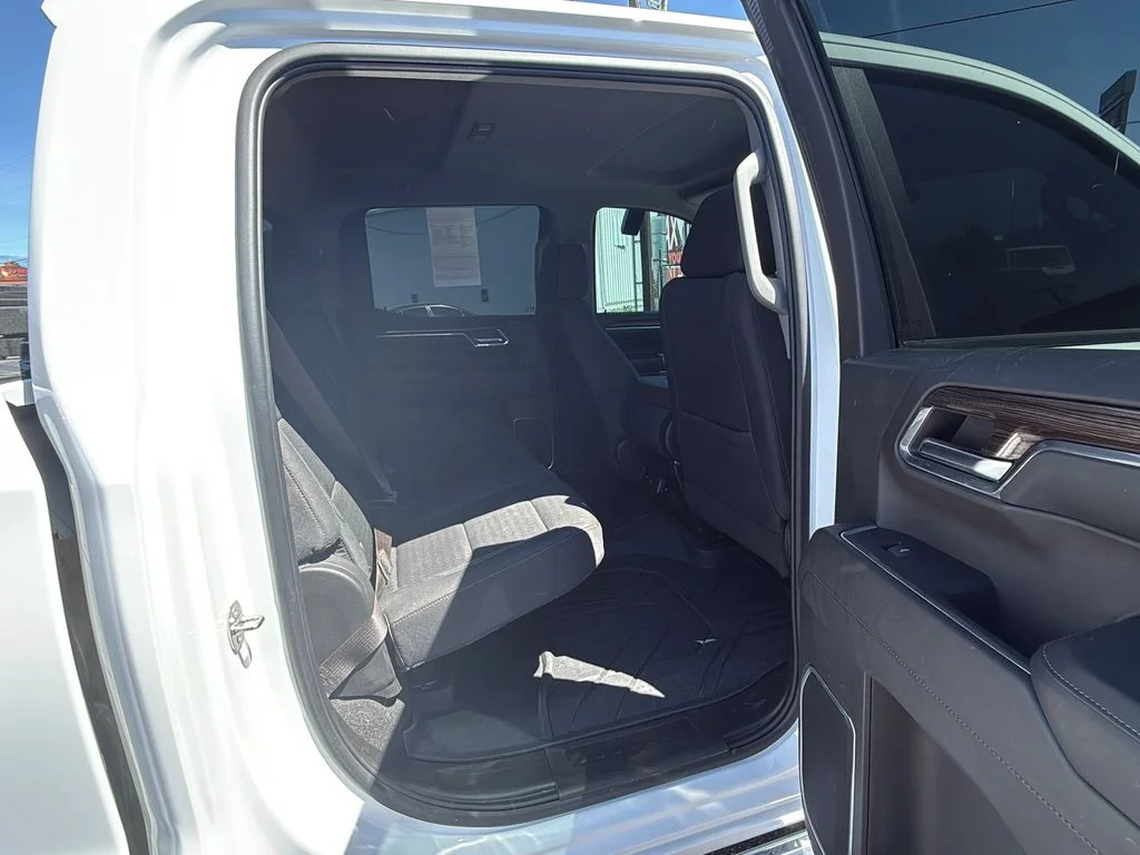 Used 2024 Summit White Chevrolet LT image 24