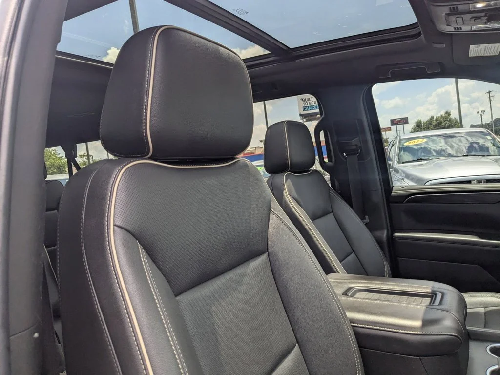 Used 2022 Pearl Beige Metallic GMC SLT image 31