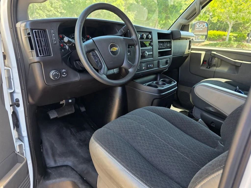 Used 2024 Summit White Chevrolet WT image 11