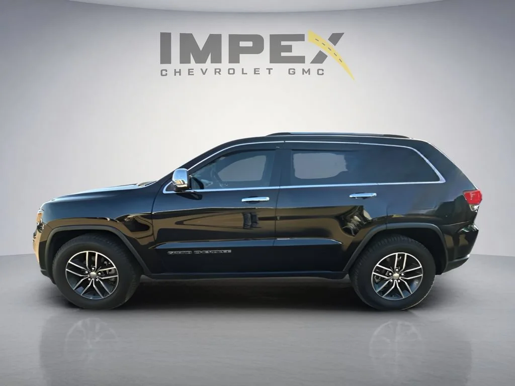 Used 2018  Jeep Limited image 2