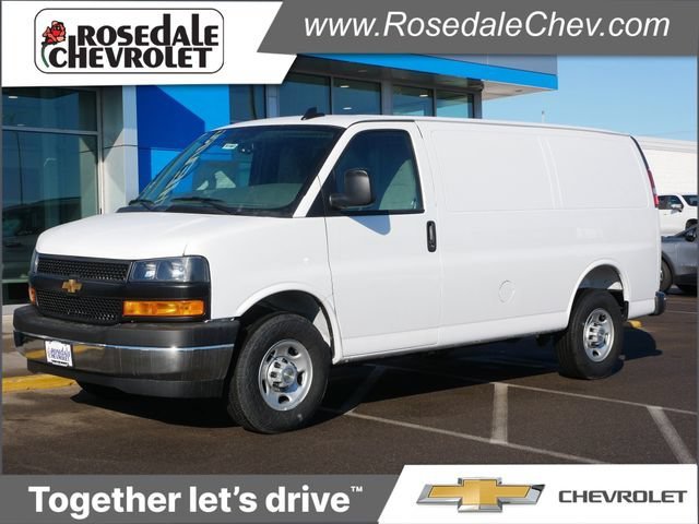 New 2025 Summit White Chevrolet WT image 1